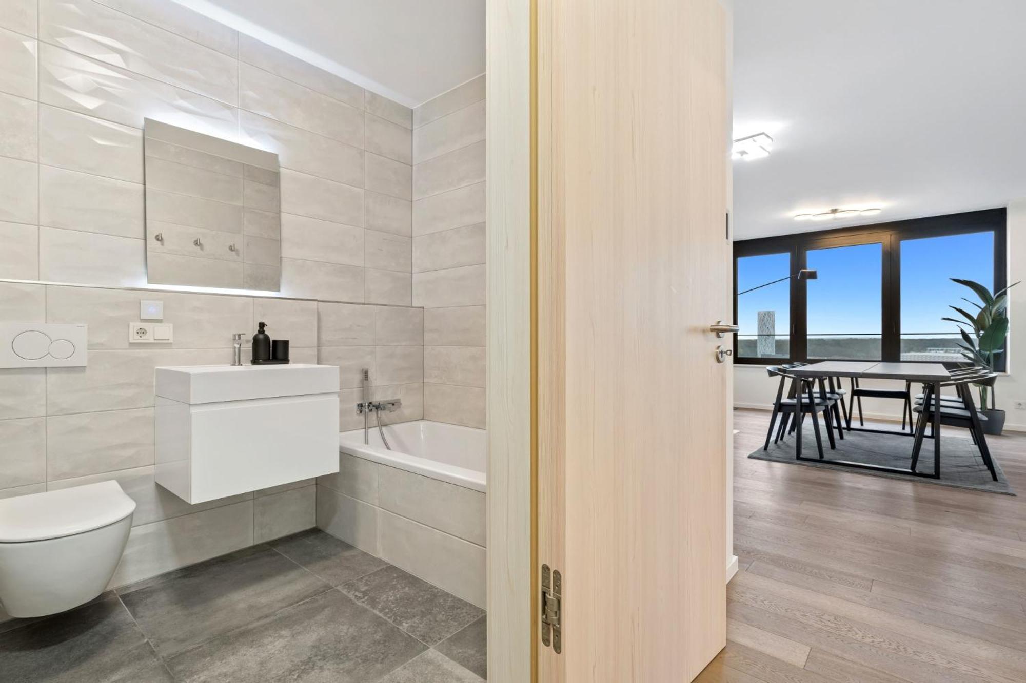 Modern 2br With Pool & City Views Luxemburg