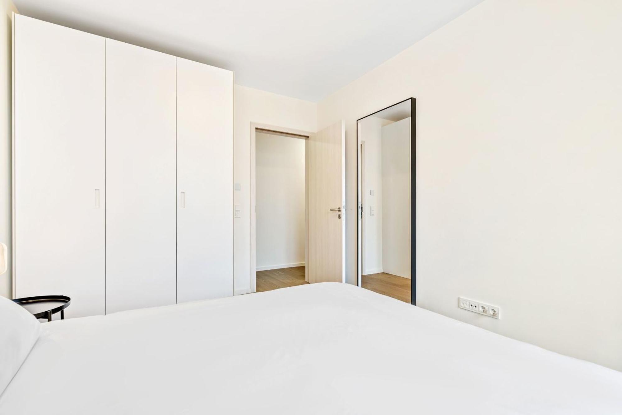 Apartment Modern 2br With Pool & City Views