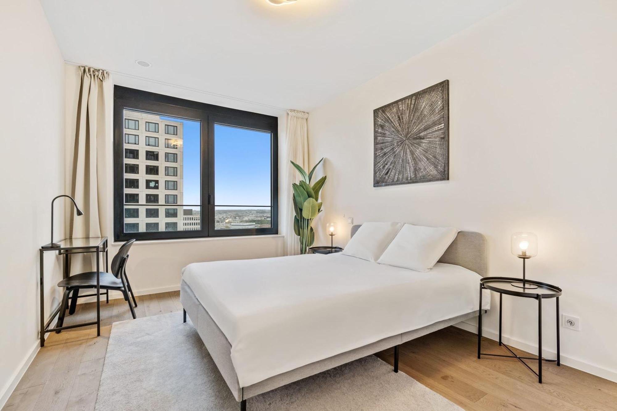 Modern 2br With Pool & City Views * Luxemburg