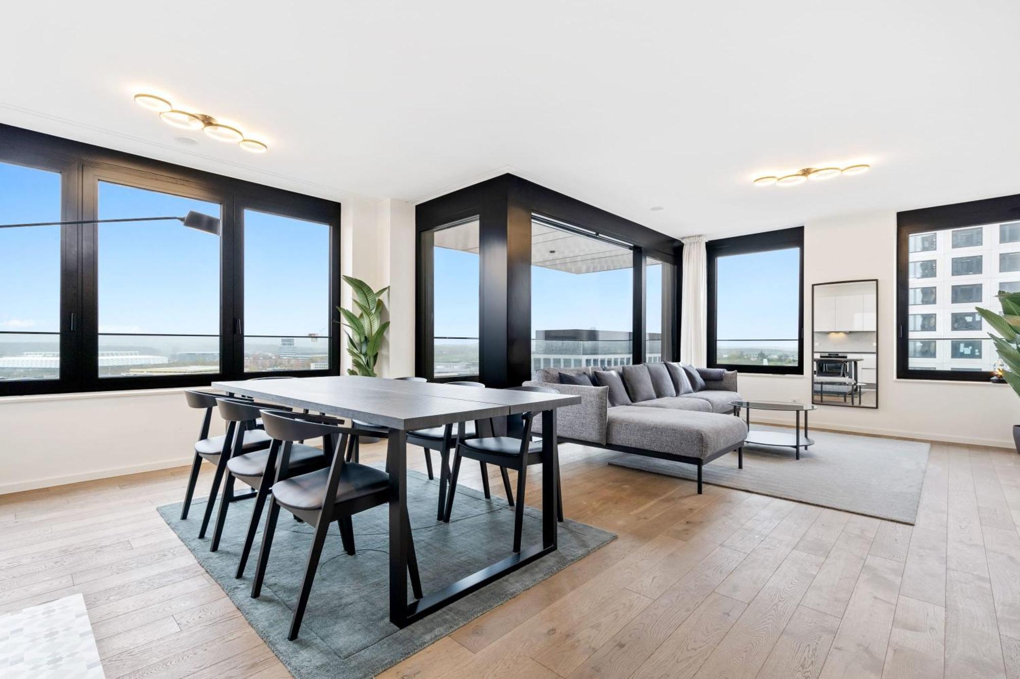 Modern 2br With Pool & City Views * Luxemburg