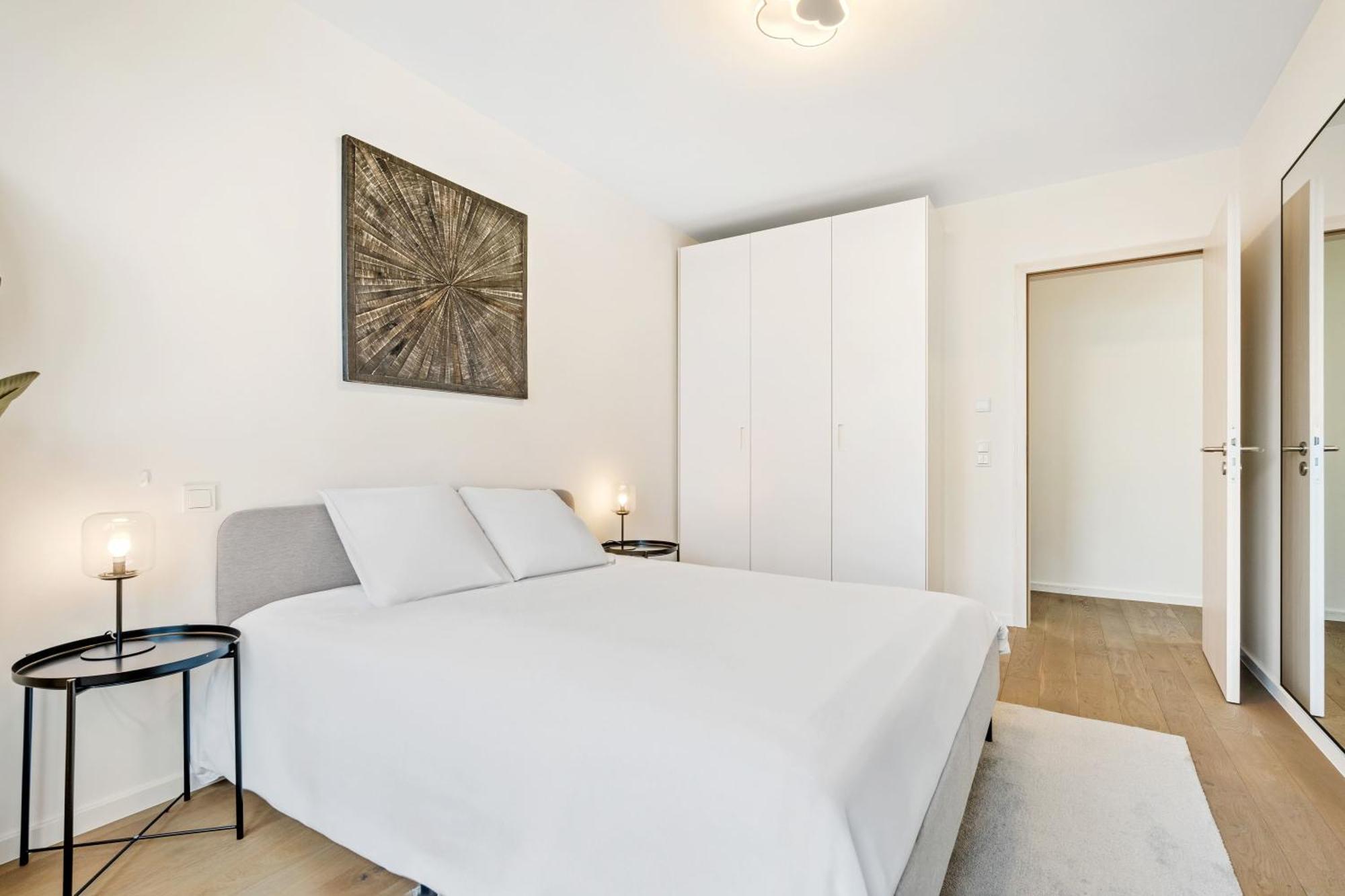Modern 2br With Pool & City Views Apartment